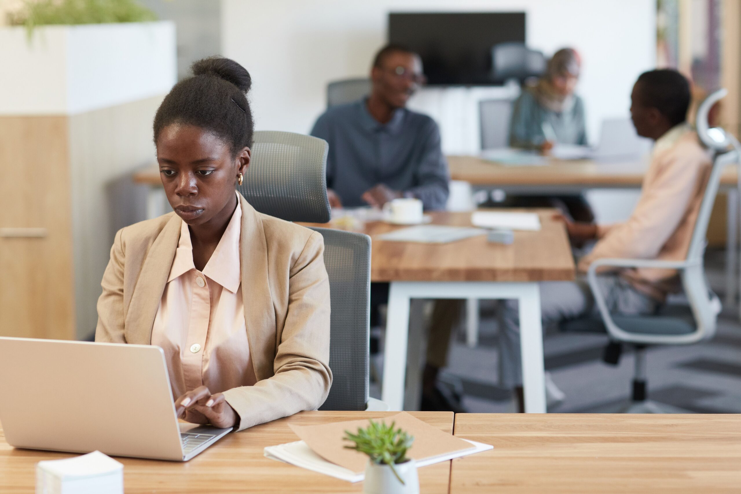 UK Global Talent Visa 2026 application guide for Nigerian professionals showing UK flag and passport